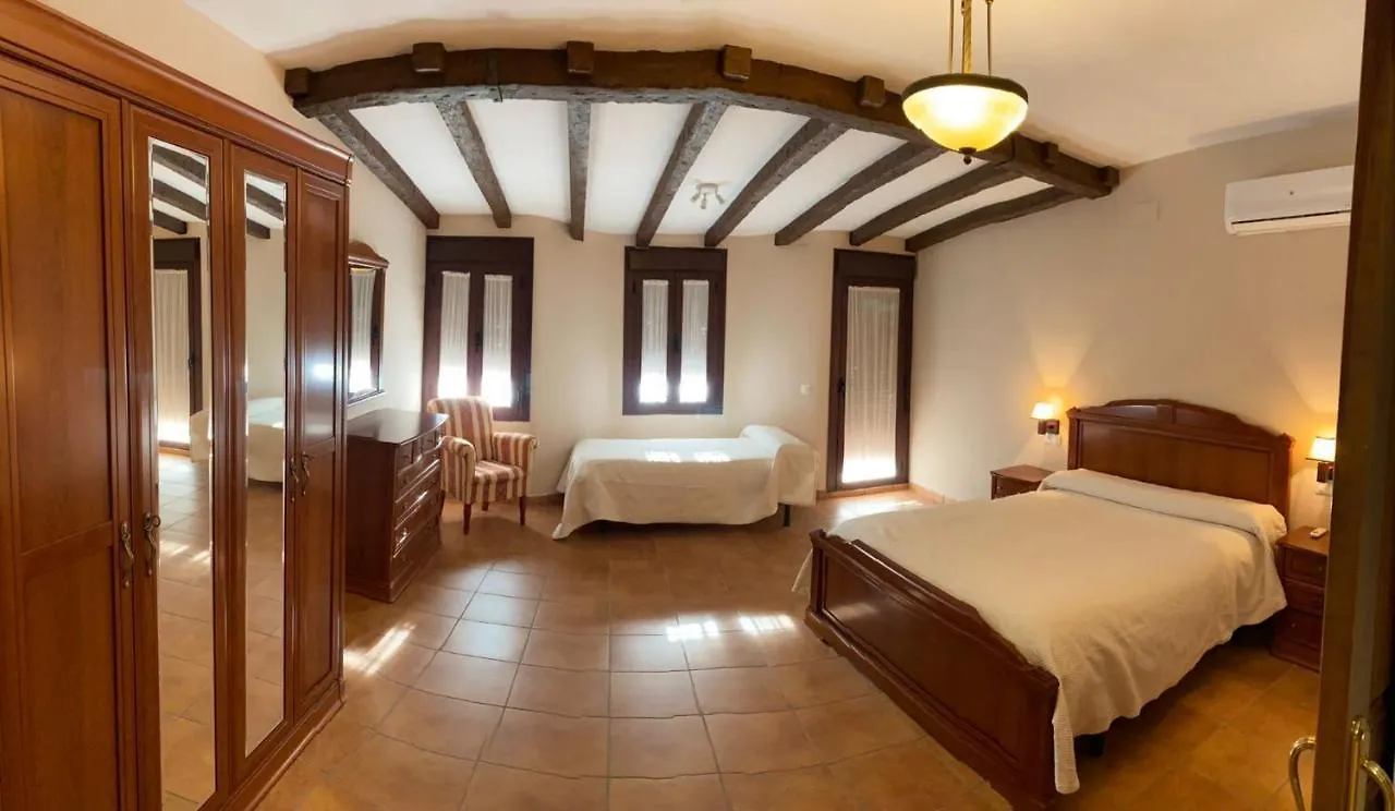 Villa Zamora Baena 0*,