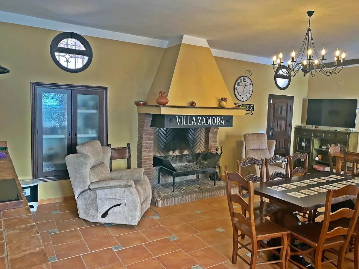 Villa Zamora باينا إسبانيا